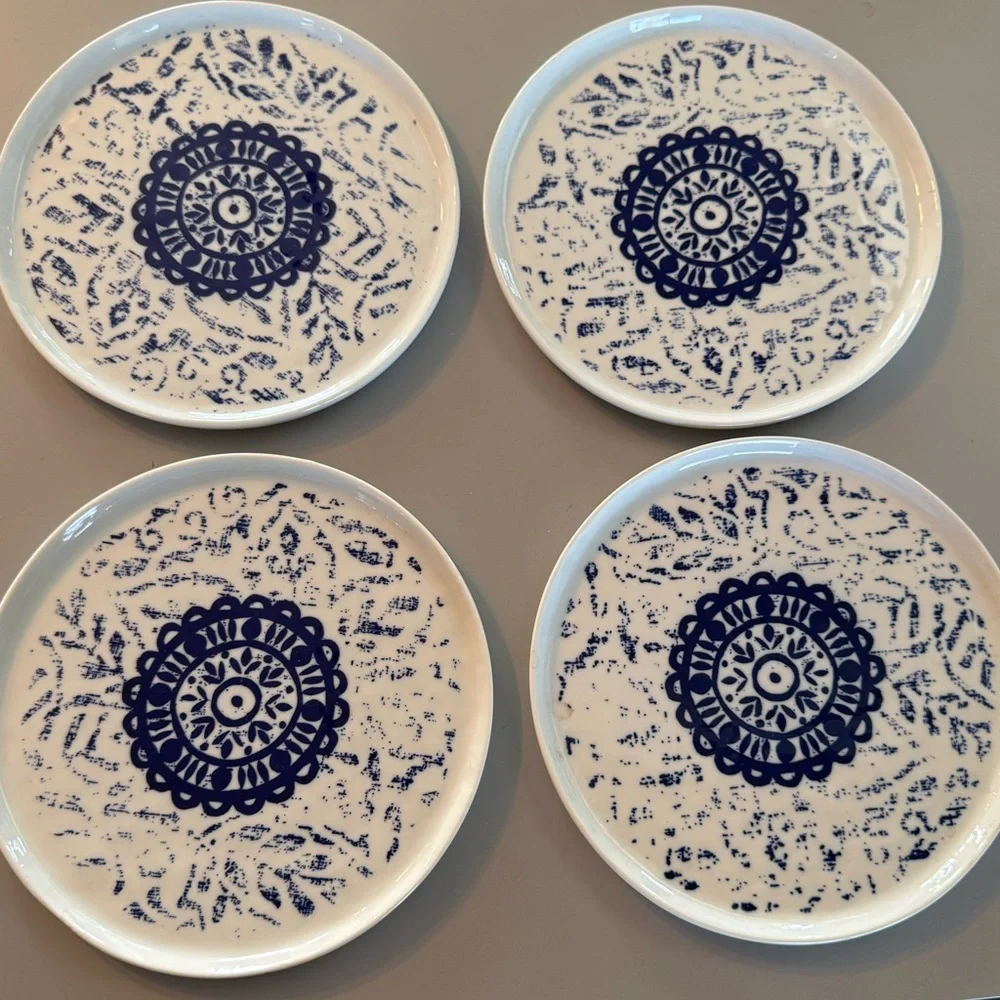 NEW Crate & Barrel Mercer Sandwich Appetizer Plates 9 inch Set of 4 As Is